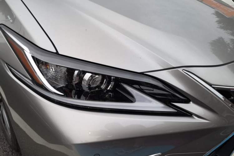 Used Lexus ES 2024 200 Premium Edition Exterior 6