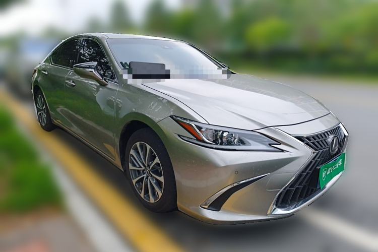 Used Lexus ES 2024 200 Premium Edition Front Right 45 Deg