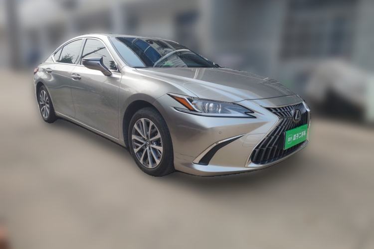 Used Lexus ES 2024 200 Premium Edition Front Right 45 Deg