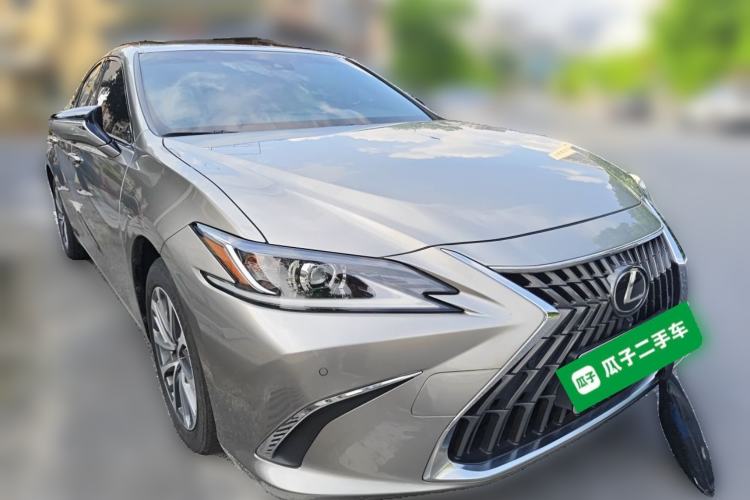 Used Lexus ES 2024 200 Premium Edition Front Right 45 Deg