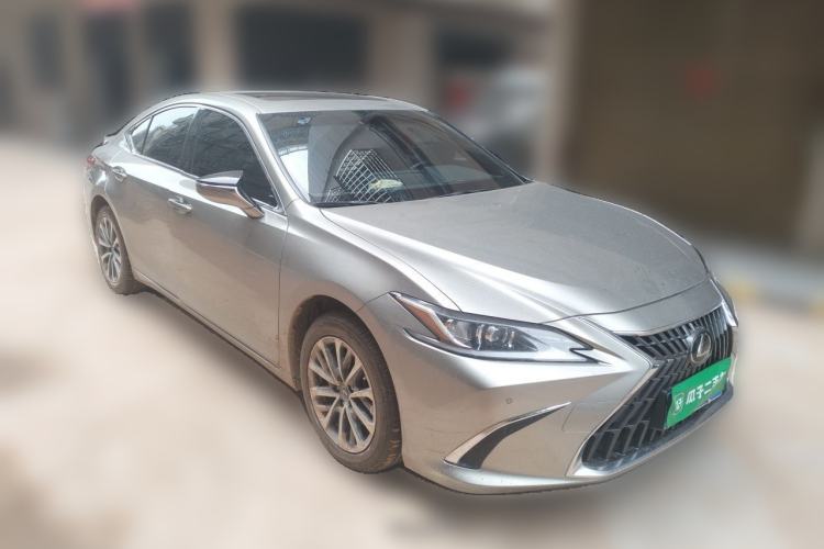 Used Lexus ES 2024 200 Premium Edition Front Right 45 Deg