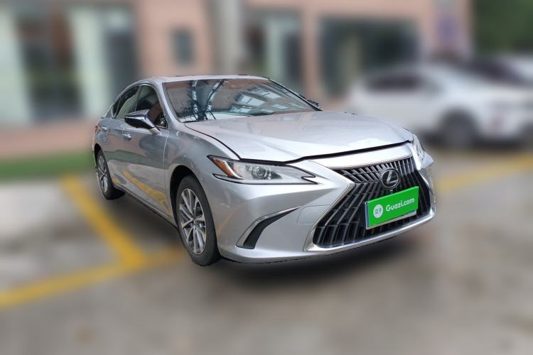Used Lexus ES 2024 200 Premium Edition Front Right 45 Deg