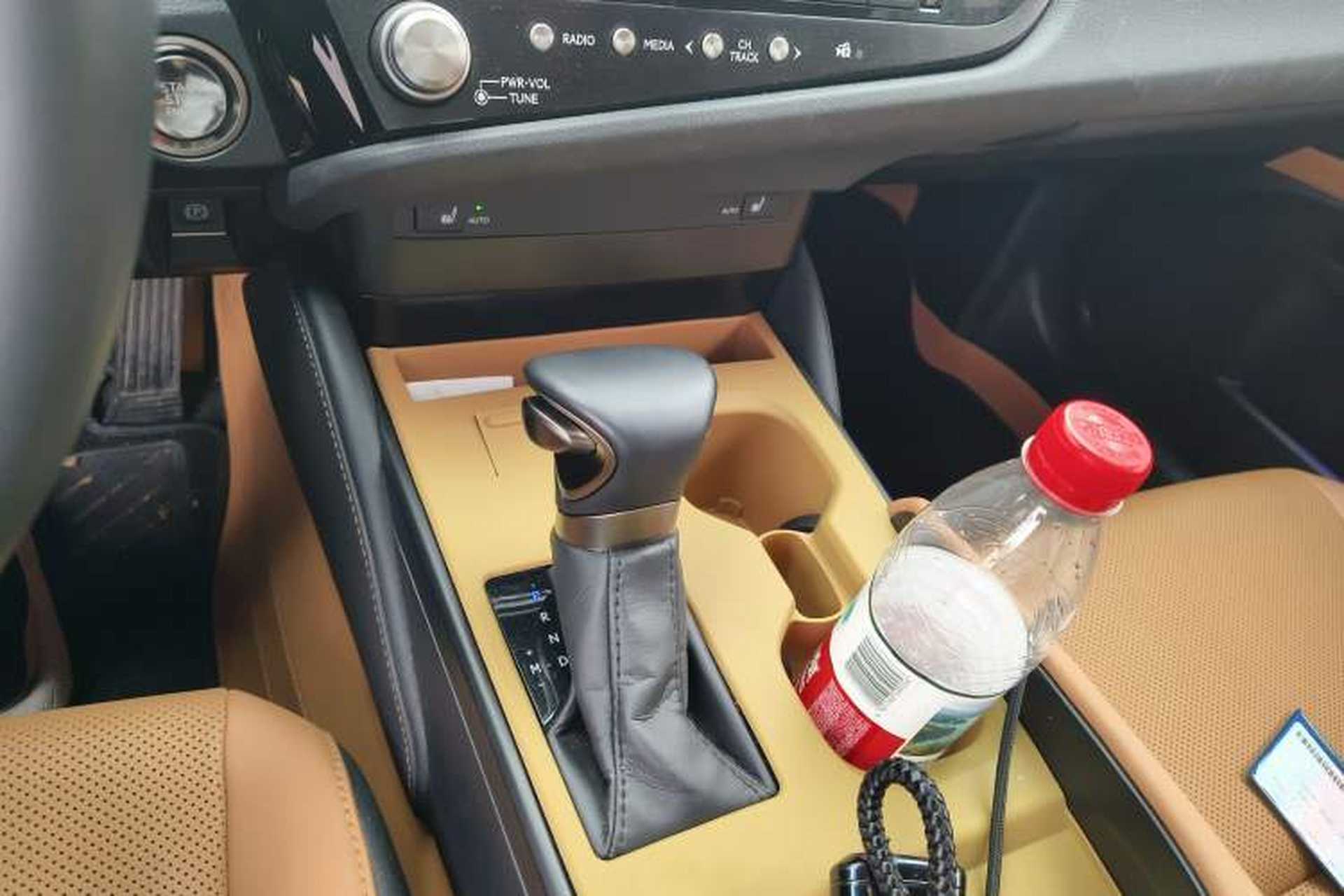 Used Lexus ES 2024 200 Premium Edition Gear Lever