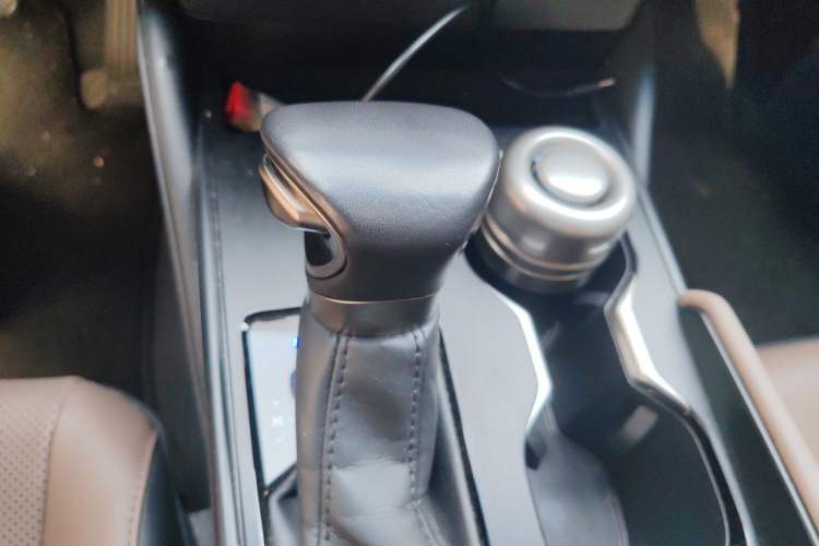 Used Lexus ES 2024 200 Premium Edition Gear Lever
