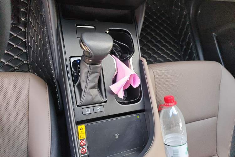 Used Lexus ES 2024 200 Premium Edition Gear Lever