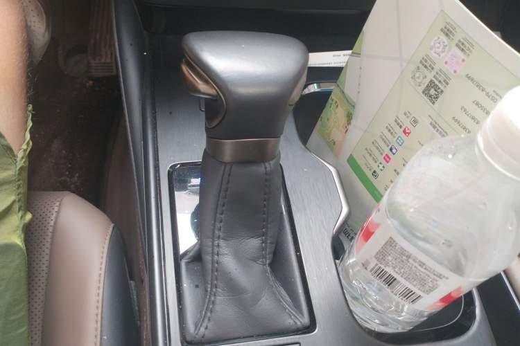 Used Lexus ES 2024 200 Premium Edition Gear Lever