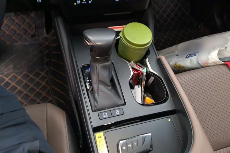 Used Lexus ES 2024 200 Premium Edition Gear Lever