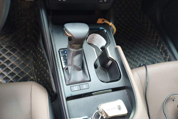 Used Lexus ES 2024 200 Premium Edition Gear Lever