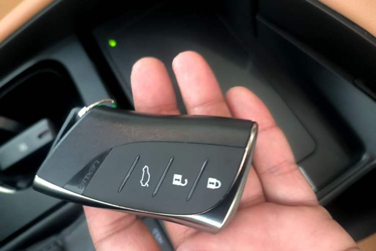 Used Lexus ES 2024 200 Premium Edition Interior 1