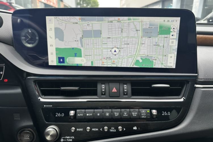 Used Lexus ES 2024 200 Premium Edition Interior 2