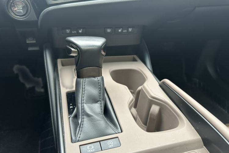 Used Lexus ES 2024 200 Premium Edition Interior 3