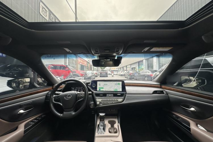 Used Lexus ES 2024 200 Premium Edition Interior 6