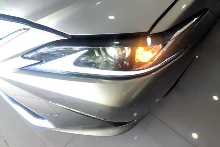 Used Lexus ES 2024 200 Premium Edition Left Front Headlight