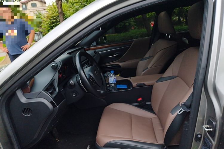 Used Lexus ES 2024 200 Premium Edition Left Front Seat
