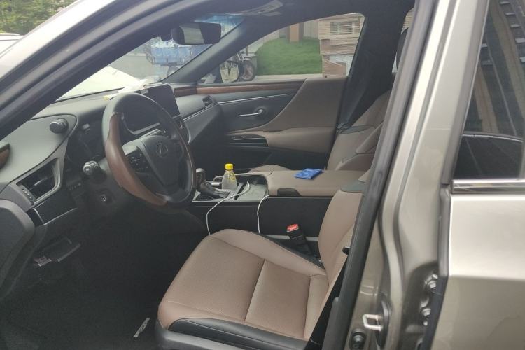 Used Lexus ES 2024 200 Premium Edition Left Front Seat
