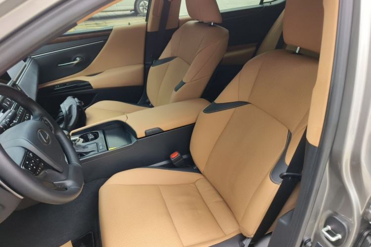 Used Lexus ES 2024 200 Premium Edition Left Front Seat