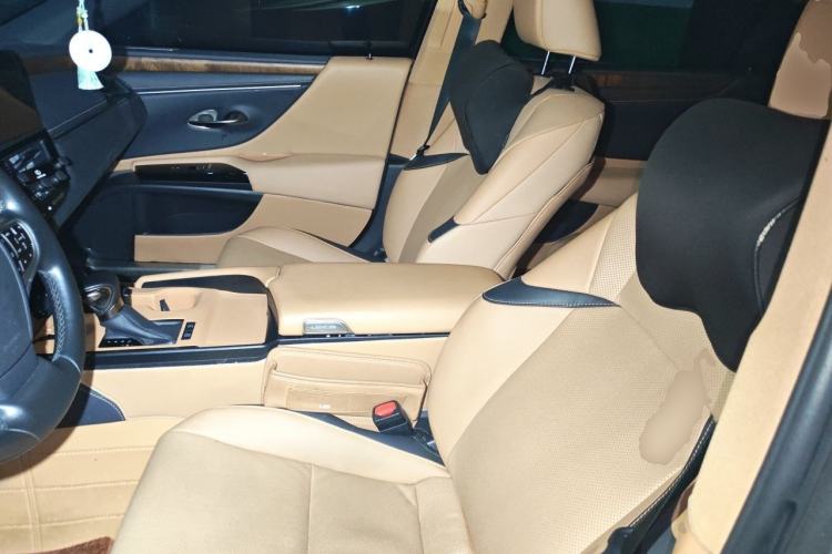 Used Lexus ES 2024 200 Premium Edition Left Front Seat