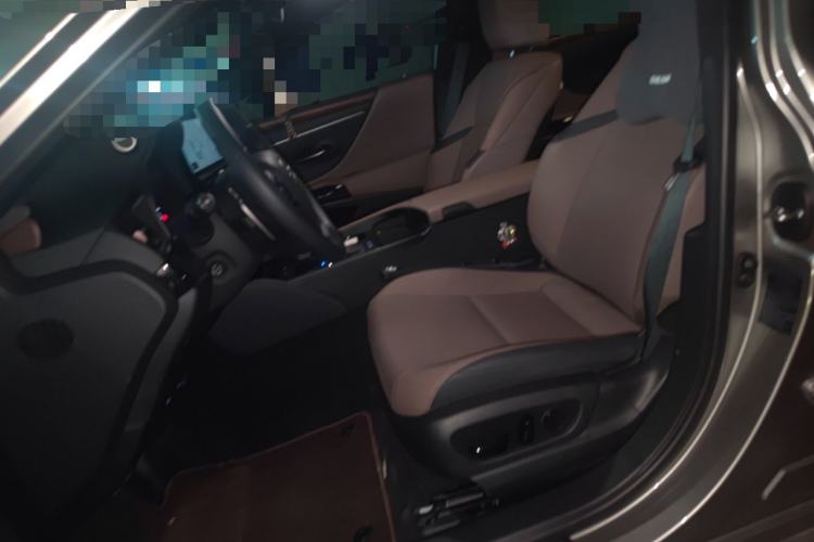 Used Lexus ES 2024 200 Premium Edition Left Front Seat