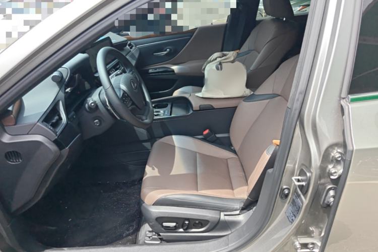 Used Lexus ES 2024 200 Premium Edition Left Front Seat
