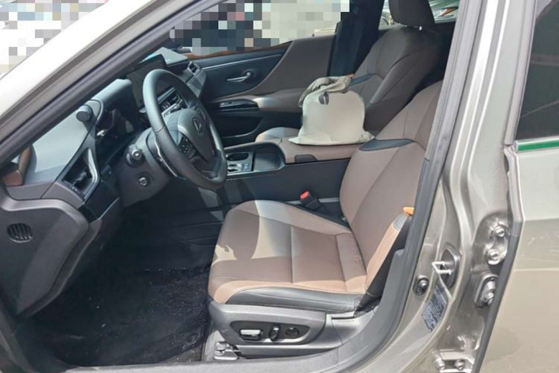 Used Lexus ES 2024 200 Premium Edition Left Front Seat