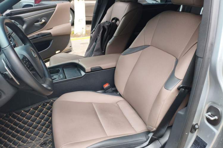 Used Lexus ES 2024 200 Premium Edition Left Front Seat