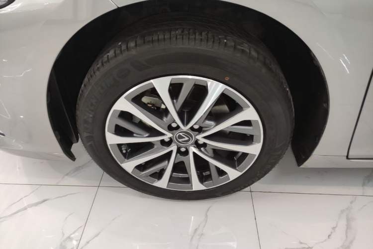 Used Lexus ES 2024 200 Premium Edition Left Front Wheel Hub