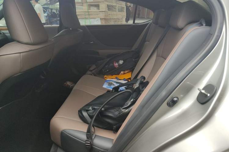 Used Lexus ES 2024 200 Premium Edition Left Rear Seat