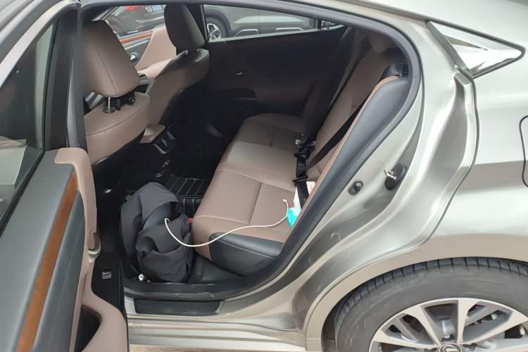 Used Lexus ES 2024 200 Premium Edition Left Rear Seat