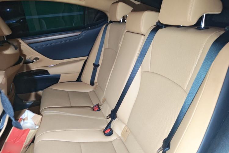 Used Lexus ES 2024 200 Premium Edition Left Rear Seat