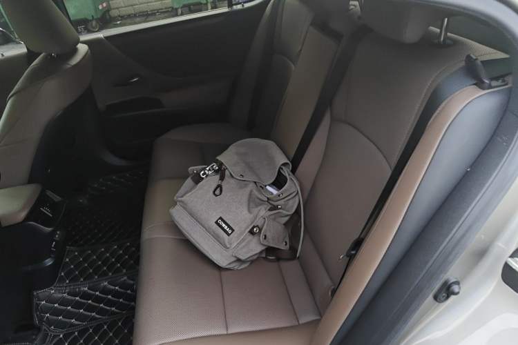 Used Lexus ES 2024 200 Premium Edition Left Rear Seat