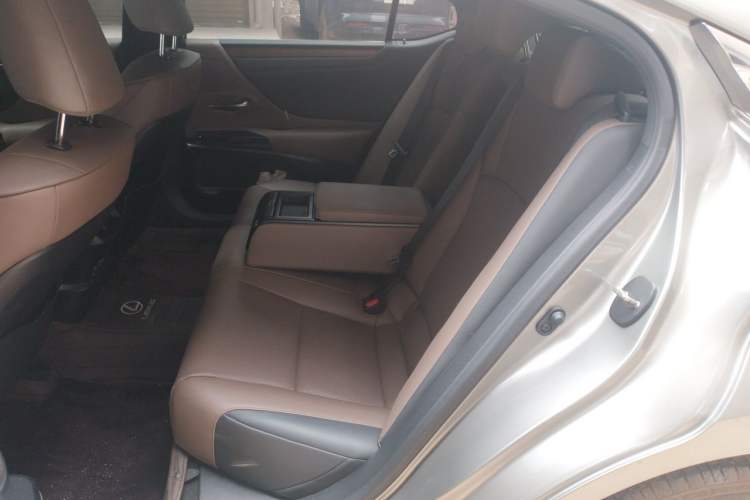 Used Lexus ES 2024 200 Premium Edition Left Rear Seat