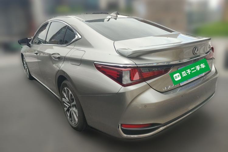 Used Lexus ES 2024 200 Premium Edition Rear Left 45 Deg