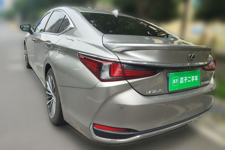 Used Lexus ES 2024 200 Premium Edition Rear Left 45 Deg