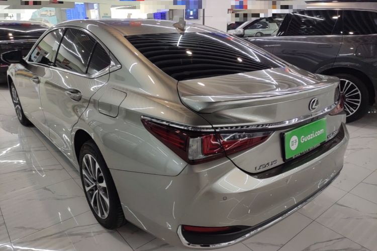 Used Lexus ES 2024 200 Premium Edition Rear Left 45 Deg