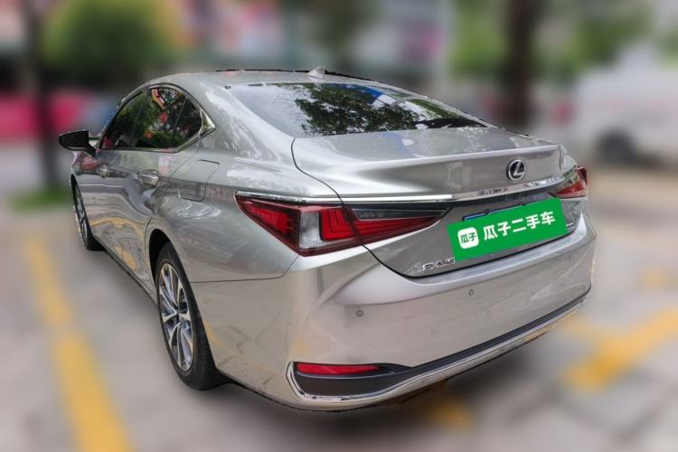 Used Lexus ES 2024 200 Premium Edition Rear Left 45 Deg