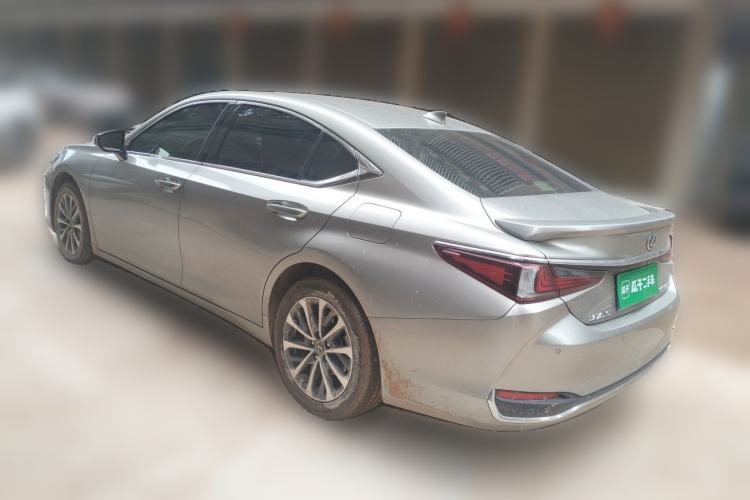 Used Lexus ES 2024 200 Premium Edition Rear Left 45 Deg