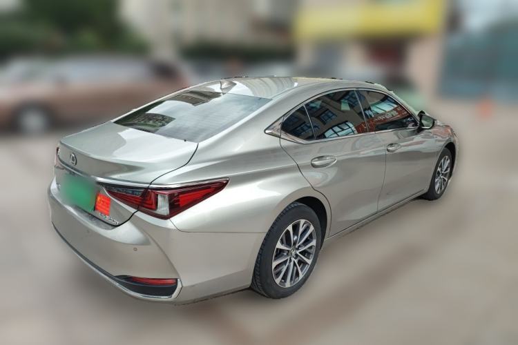 Used Lexus ES 2024 200 Premium Edition Rear Right 45 Deg