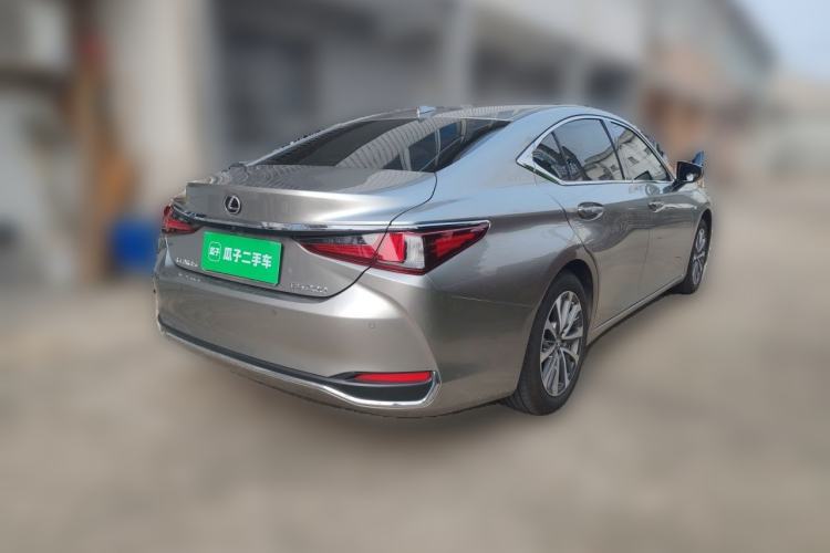 Used Lexus ES 2024 200 Premium Edition Rear Right 45 Deg