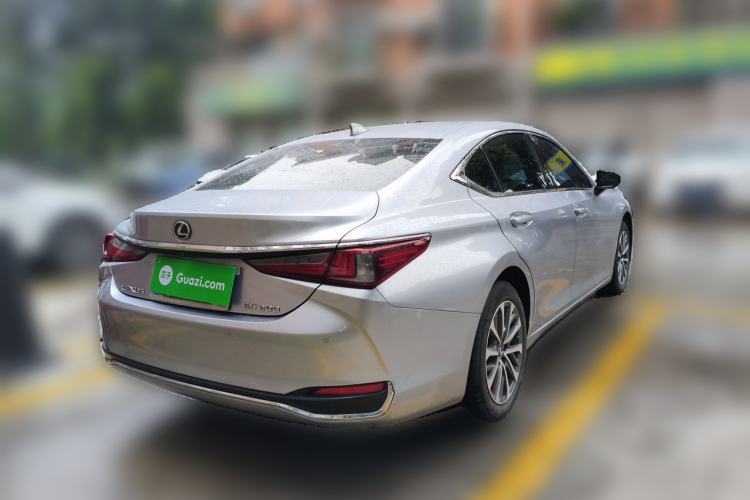Used Lexus ES 2024 200 Premium Edition Rear Right 45 Deg