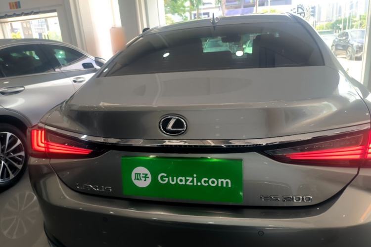 Used Lexus ES 2024 200 Premium Edition Rear