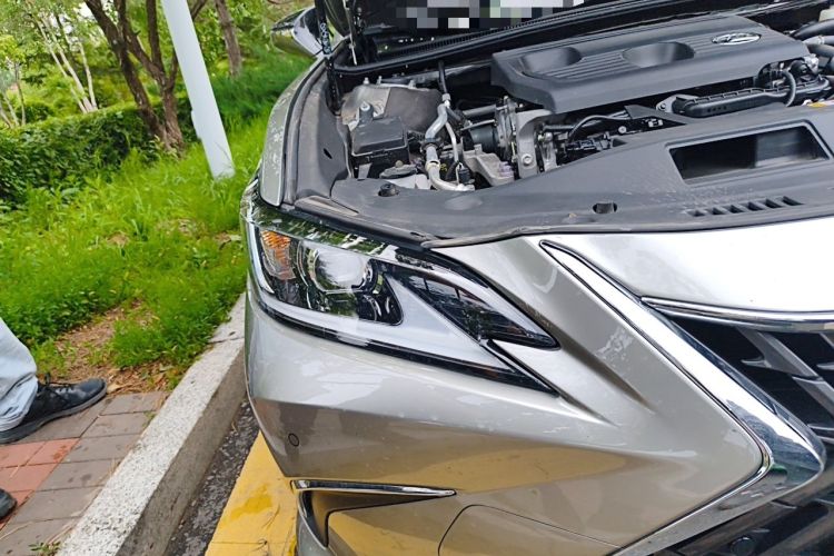 Used Lexus ES 2024 200 Premium Edition Right Front Headlight