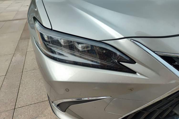 Used Lexus ES 2024 200 Premium Edition Right Front Headlight