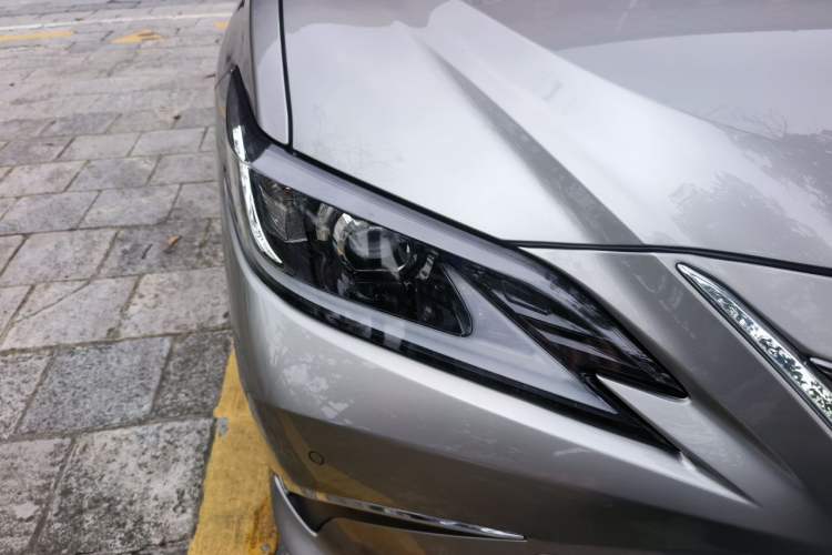Used Lexus ES 2024 200 Premium Edition Right Front Headlight