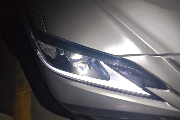 Used Lexus ES 2024 200 Premium Edition Right Front Headlight