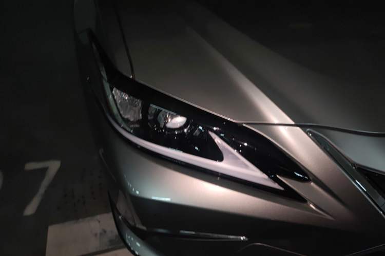 Used Lexus ES 2024 200 Premium Edition Right Front Headlight
