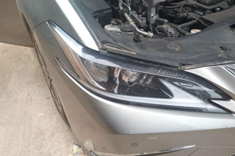 Used Lexus ES 2024 200 Premium Edition Right Front Headlight