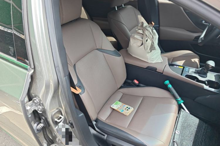 Used Lexus ES 2024 200 Premium Edition Right Front Seat