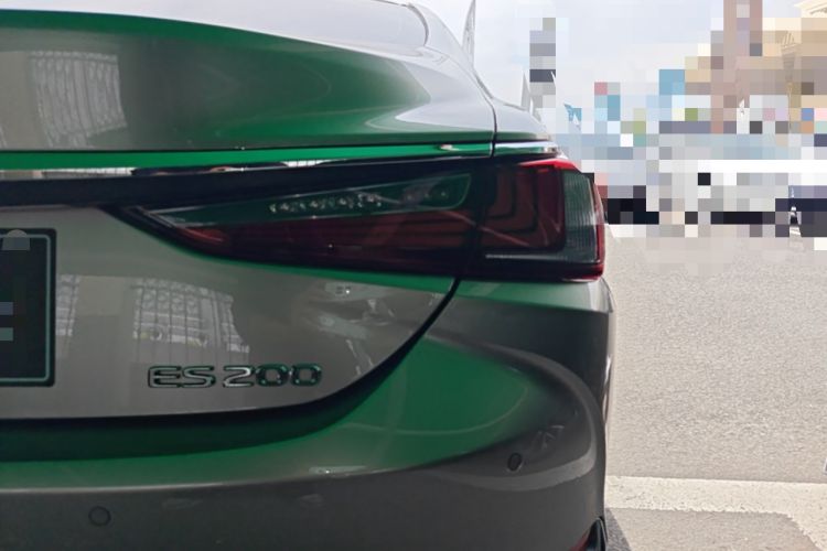 Used Lexus ES 2024 200 Premium Edition Right Rear Taillight