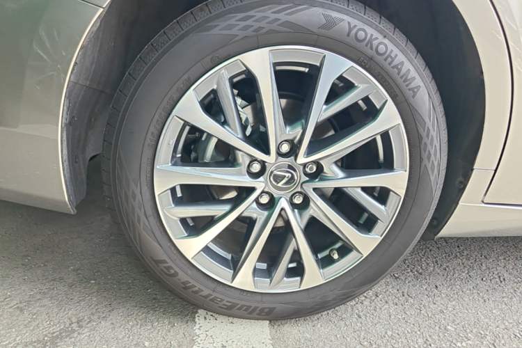 Used Lexus ES 2024 200 Premium Edition Right Rear Wheel Hub