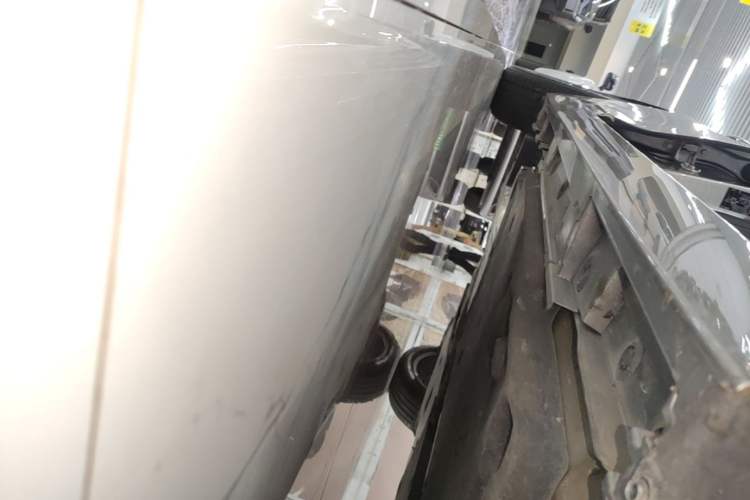 Used Lexus ES 2024 200 Premium Edition Right Side Sill